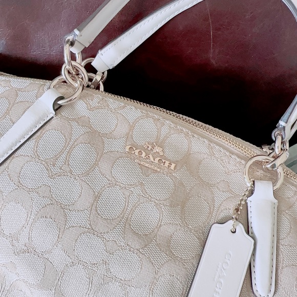 Coach Small Kelsey Satchel /small tote /crossbody bag/NWT/valentine’s gift - Picture 3 of 9